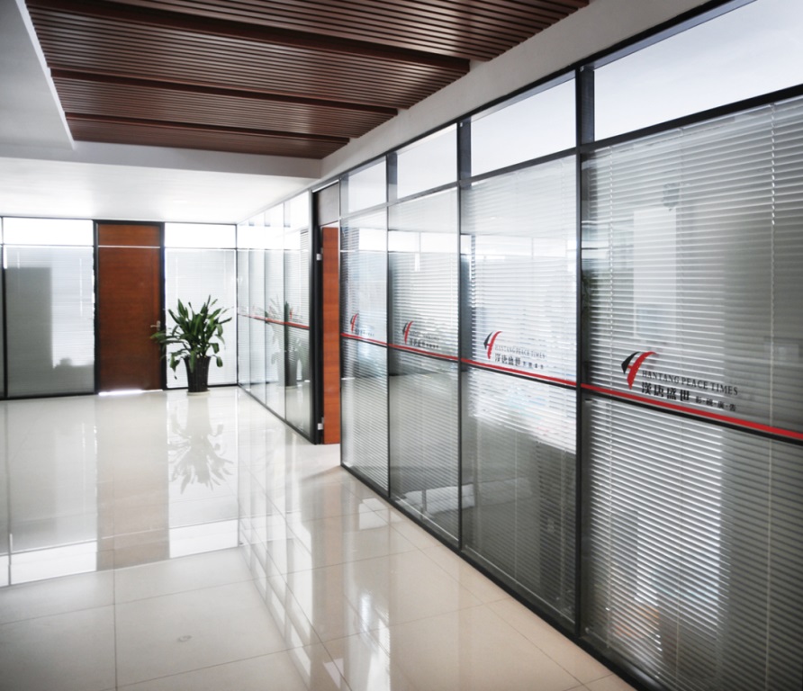 四平玻璃隔斷供應商_四平隔斷型材批發