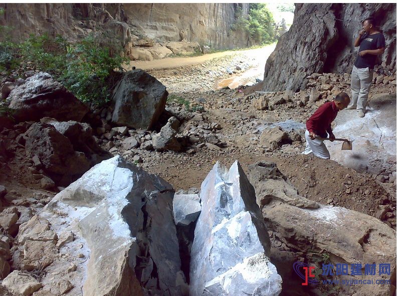 天水巖石無聲破碎劑生產廠家