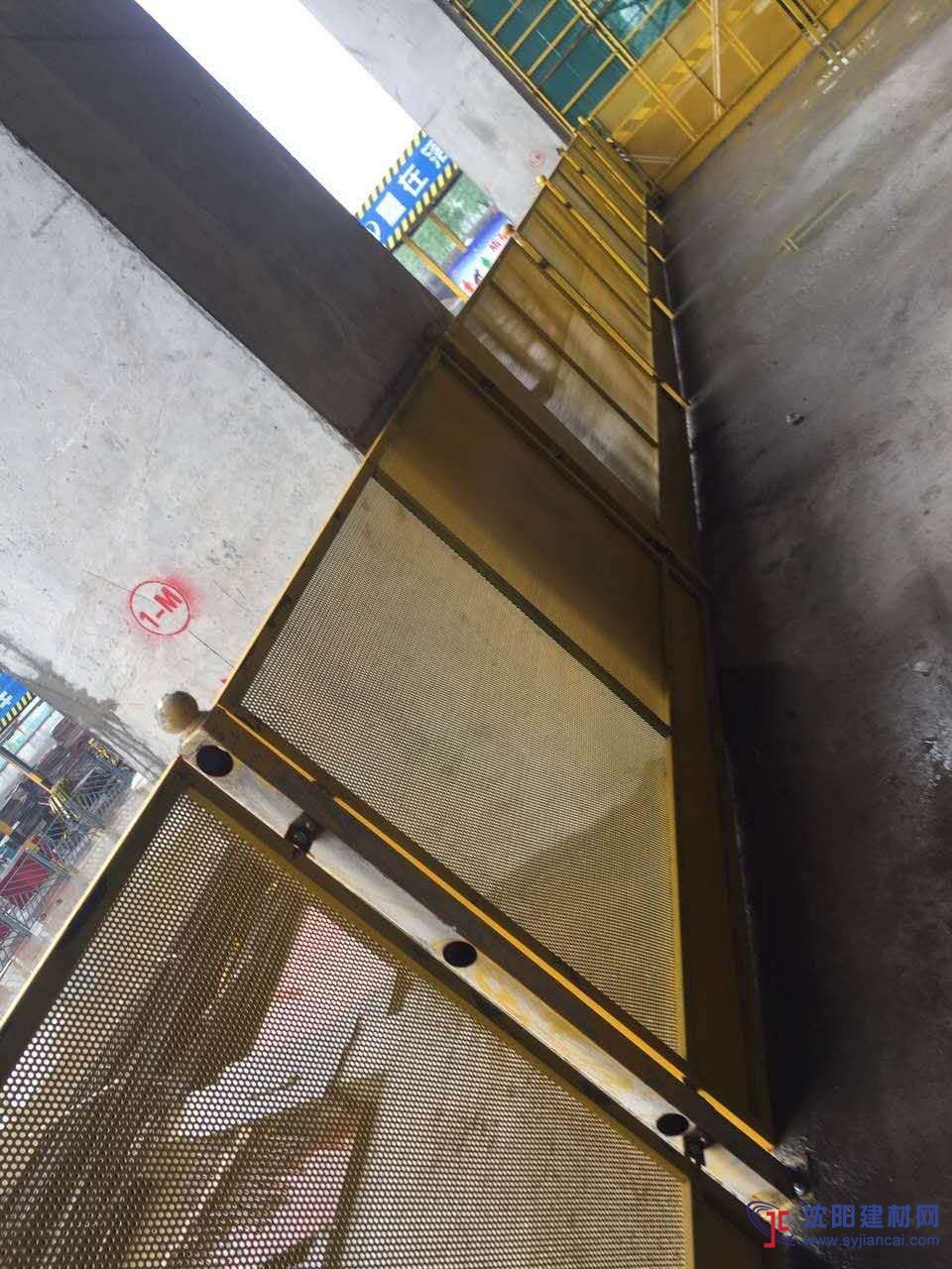 金屬板工地圍擋、沖孔板基坑臨邊護欄網欄