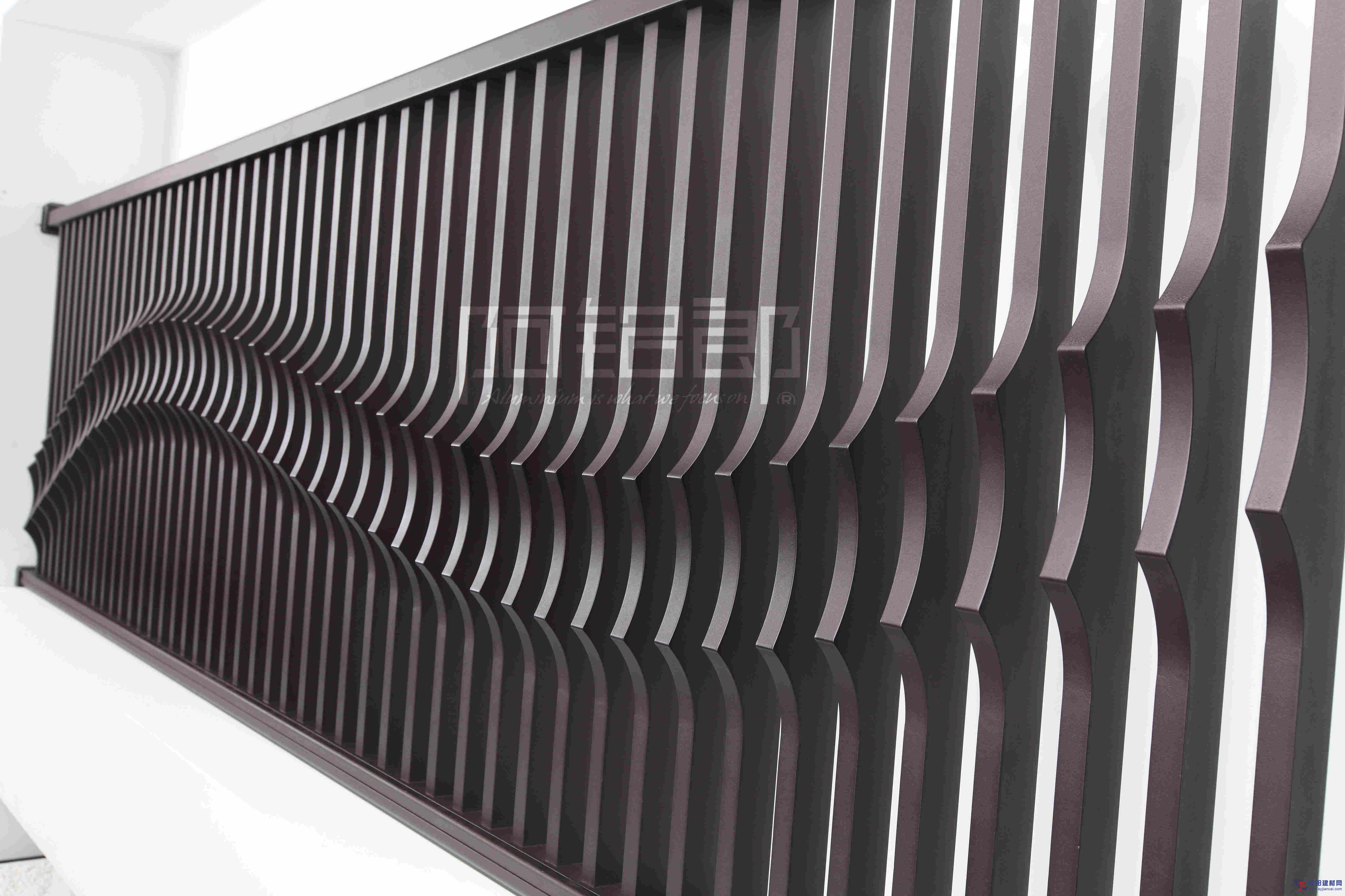 慧亞走訪：品鑒阿鋁郎，以極簡(jiǎn)風(fēng)格描繪時(shí)尚畫卷