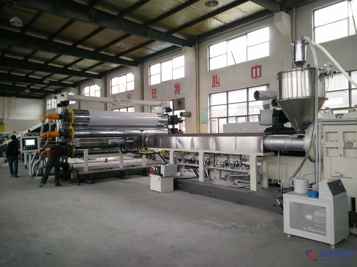 金緯機械PE土工膜/防水卷材生產(chǎn)線