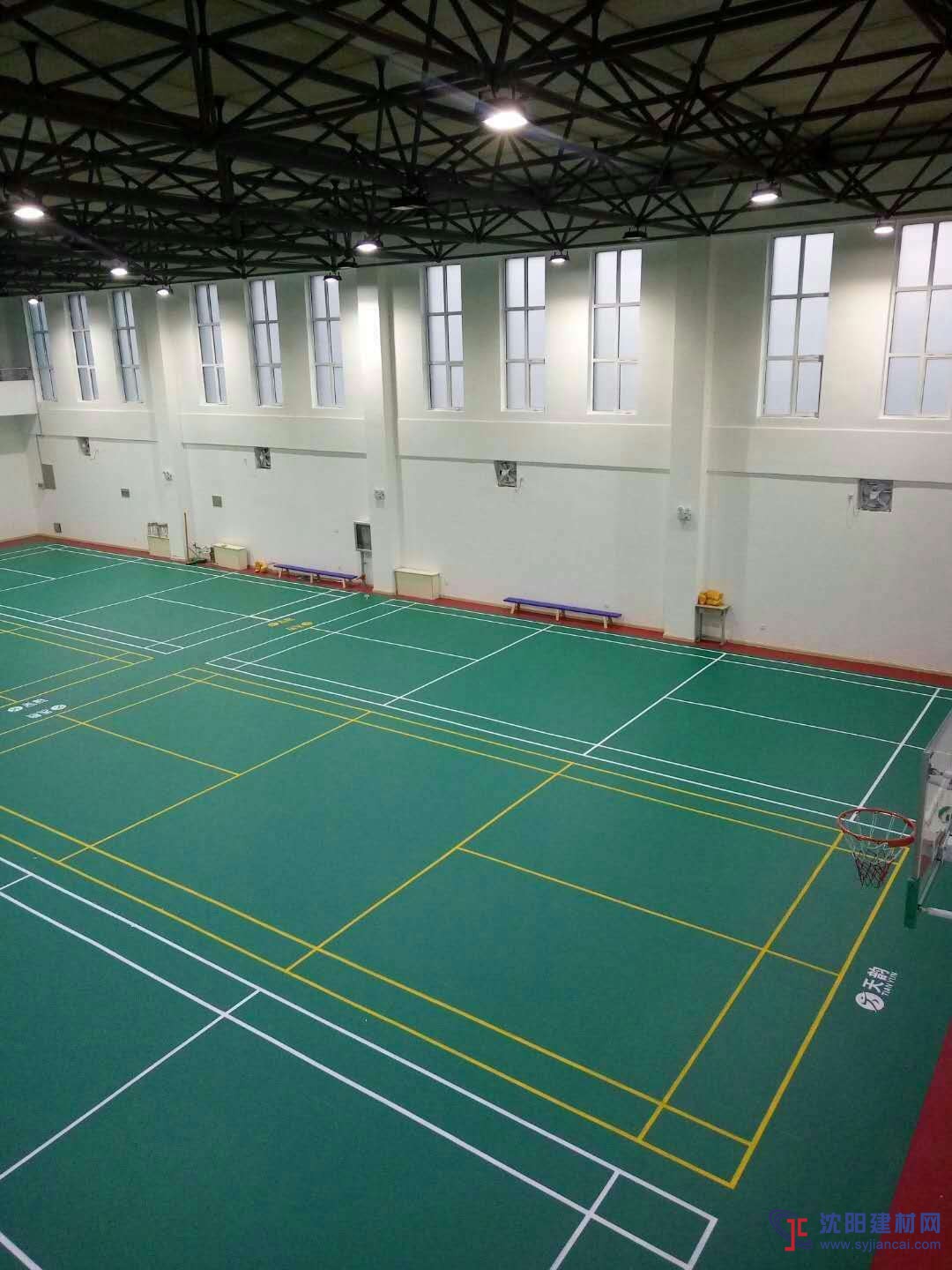 沈陽(yáng)天韻地膠廠家、沈陽(yáng)羽毛球場(chǎng)地地膠