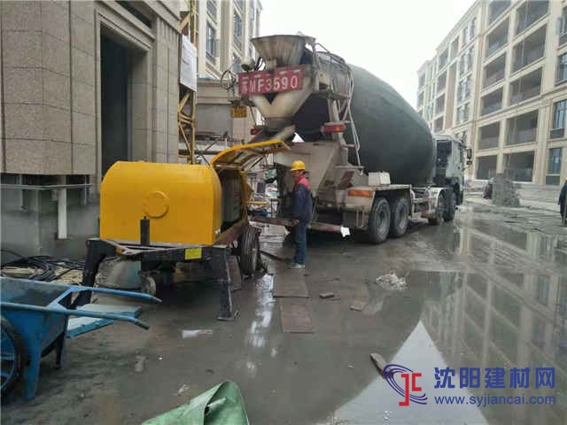 礦用小型細(xì)石混凝土泵