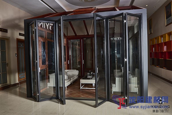 佛山鋁合金門窗供應折疊門