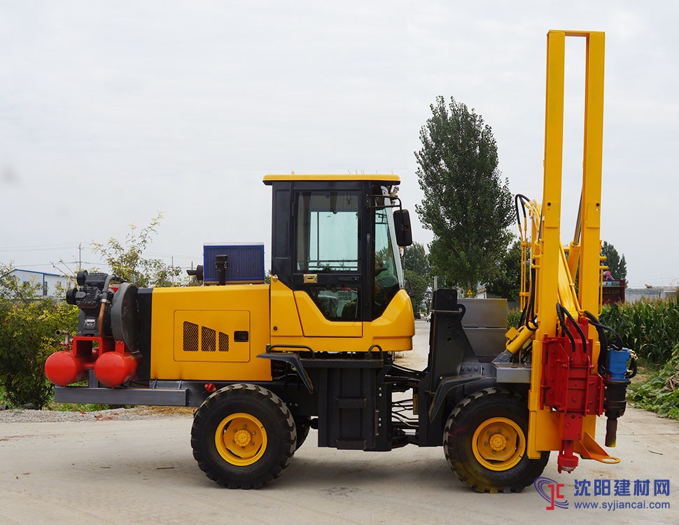 山東護(hù)欄打樁機(jī) 波形護(hù)欄打樁機(jī) 裝載式公路護(hù)欄打樁