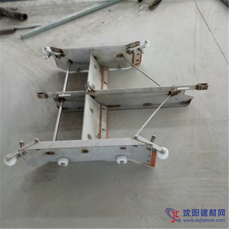 浩豐刮糞機，雞場刮糞機，平板清糞機