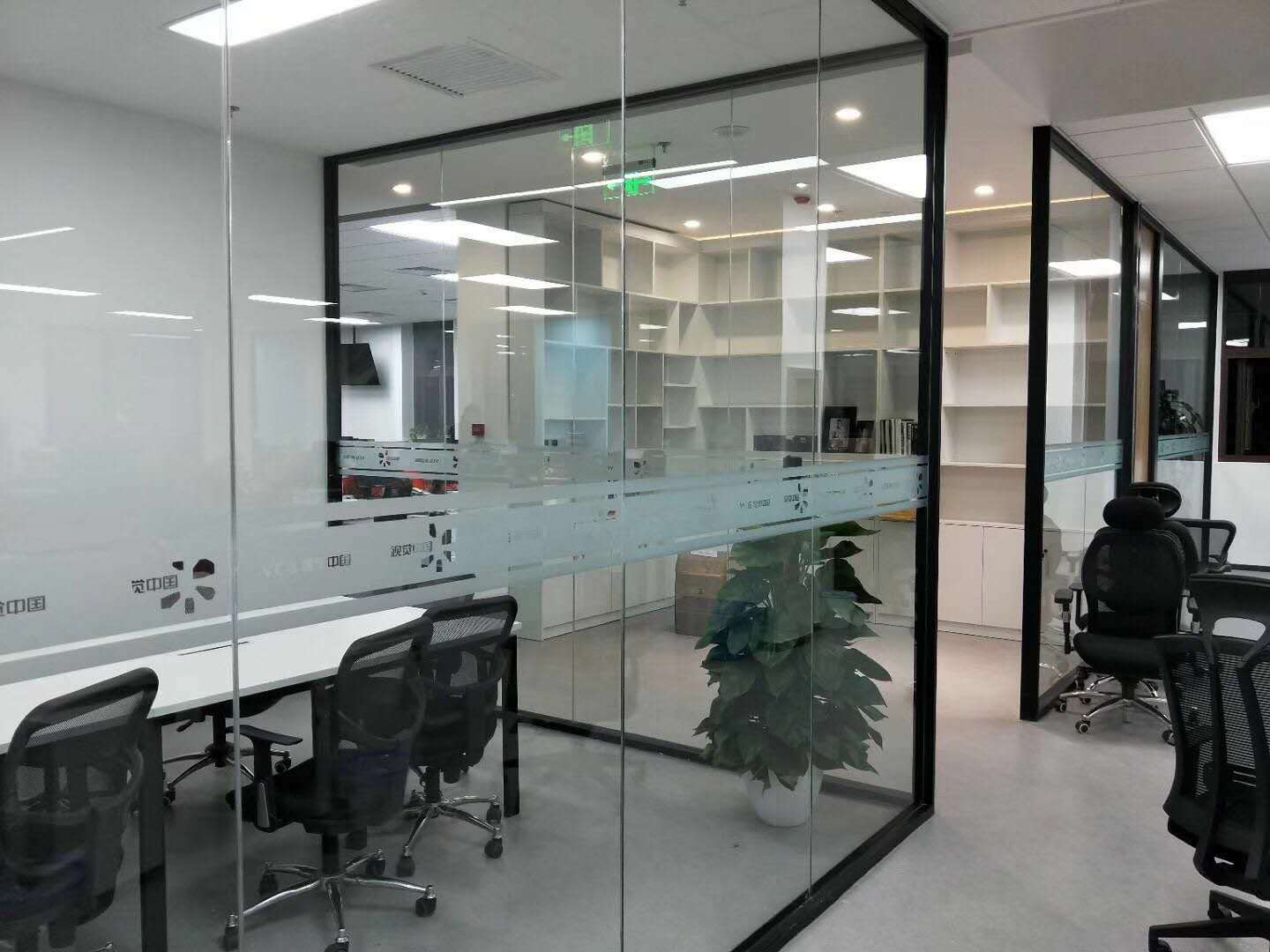 沈陽耐用壽命長的調光玻璃，如水光電調光玻璃