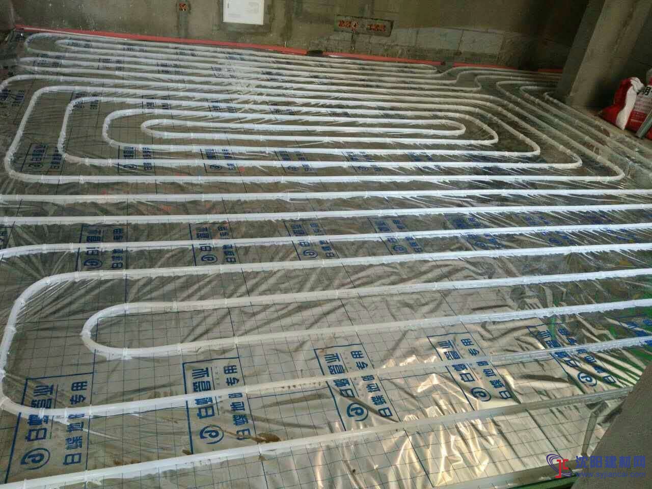 新家的地暖裝好了，用的白蝶的地暖管挺不錯的