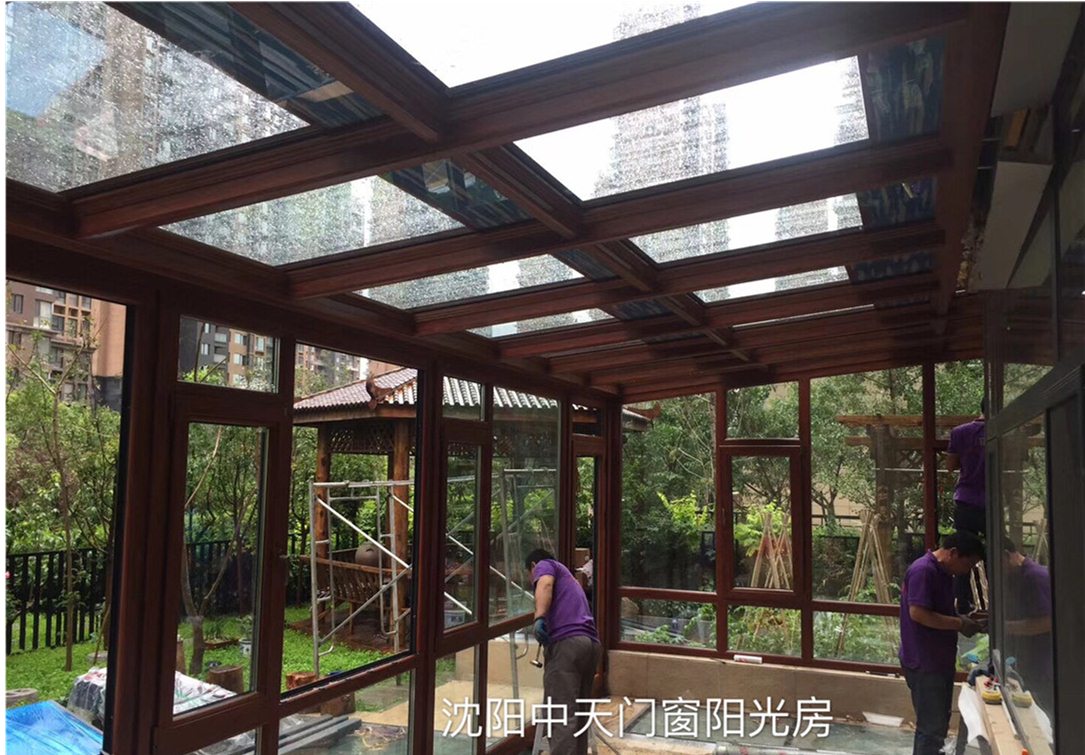 沈陽保利達江灣城一樓陽光房斷橋鋁窗