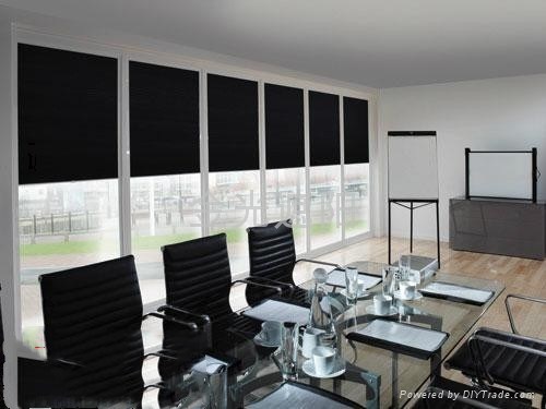 沈陽總統大廈半遮卷簾