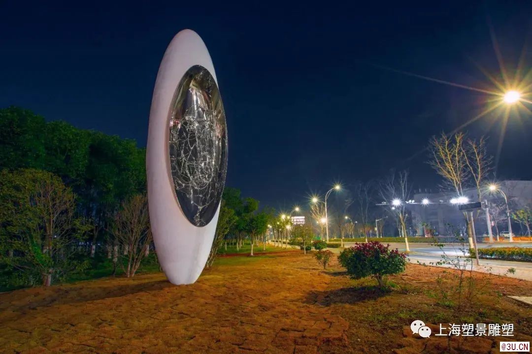 安陽(yáng)臨港之眼 網(wǎng)格鏡像結(jié)構(gòu)雕塑定制